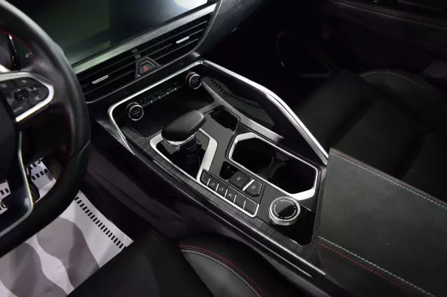 Geely Tugella 2021