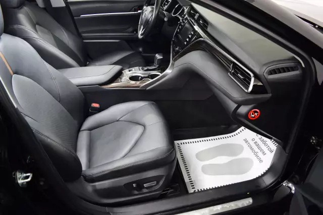 Toyota Camry 2019