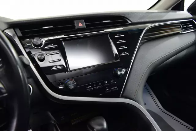 Toyota Camry 2019