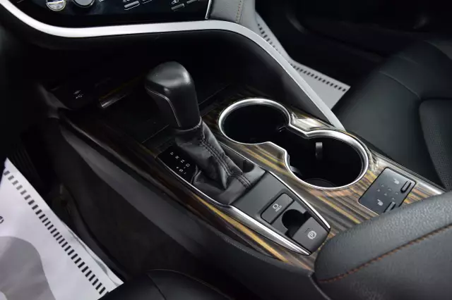 Toyota Camry 2019