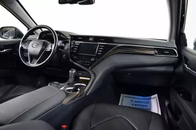 Toyota Camry 2019