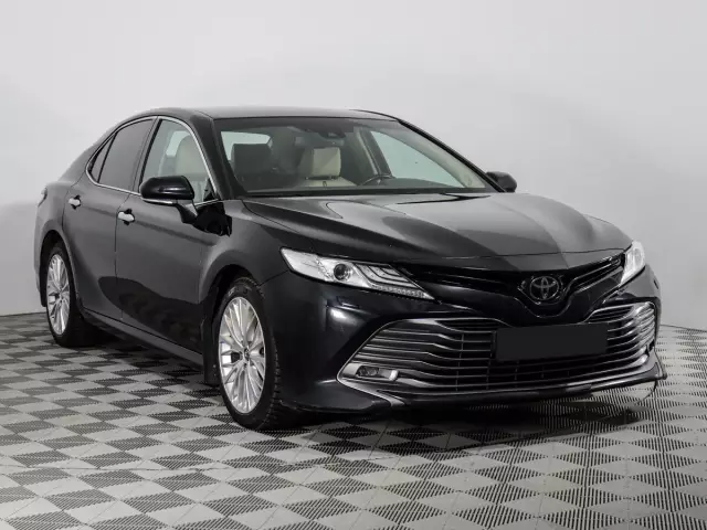 Toyota Camry 2019
