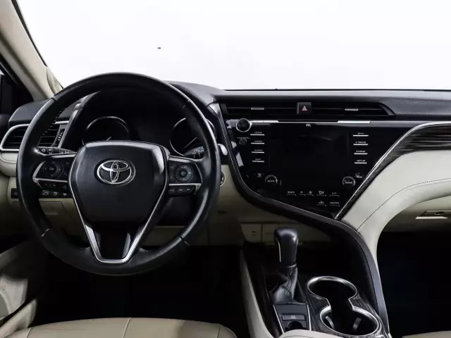 Toyota Camry 2019