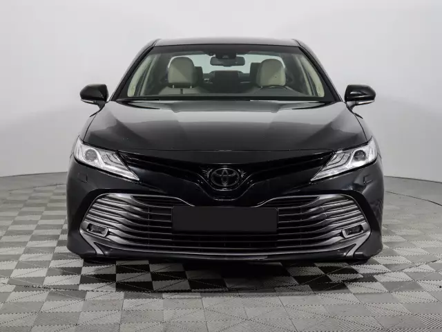 Toyota Camry 2019