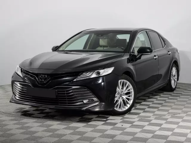 Toyota Camry 2019