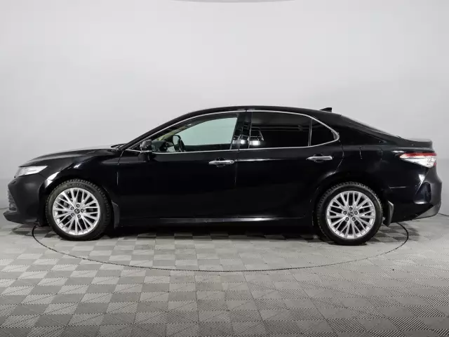 Toyota Camry 2019