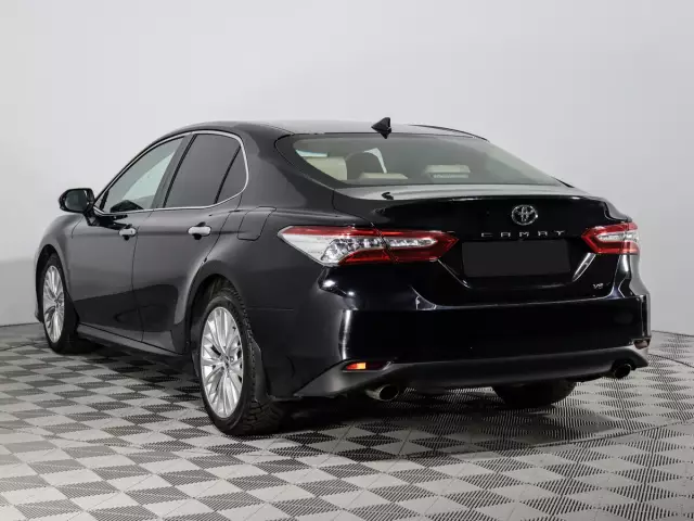 Toyota Camry 2019