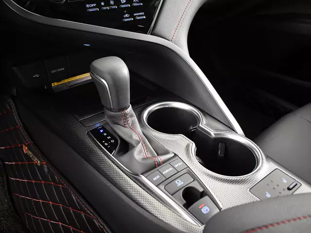 Toyota Camry 2021