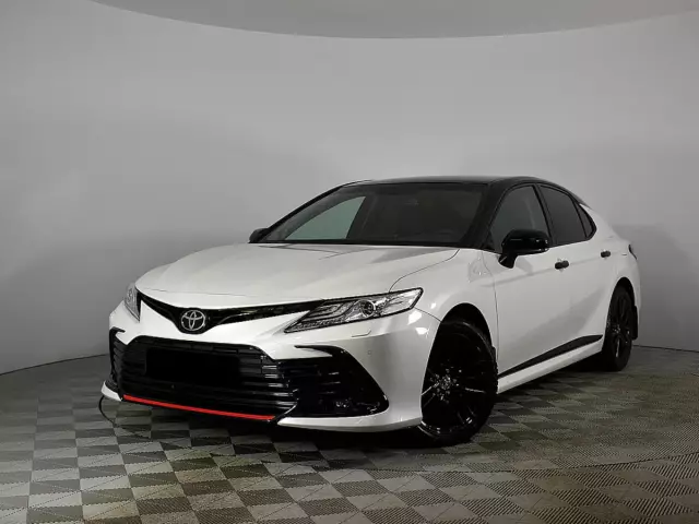 Toyota Camry 2021