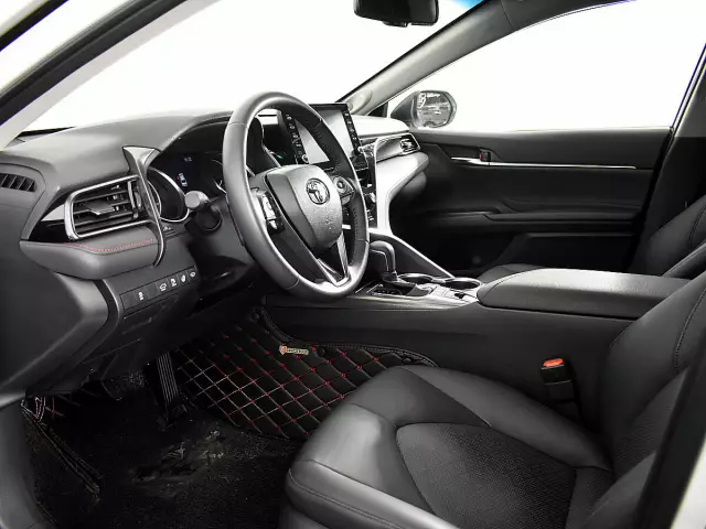 Toyota Camry 2021