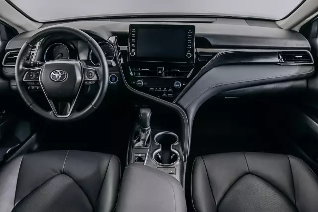 Toyota Camry 2020