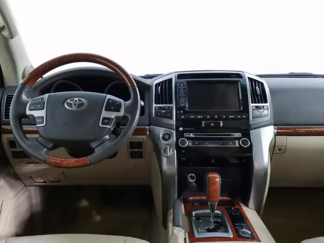 Toyota Land Cruiser 2012