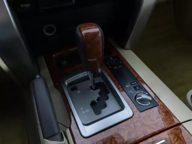 Toyota Land Cruiser 2012