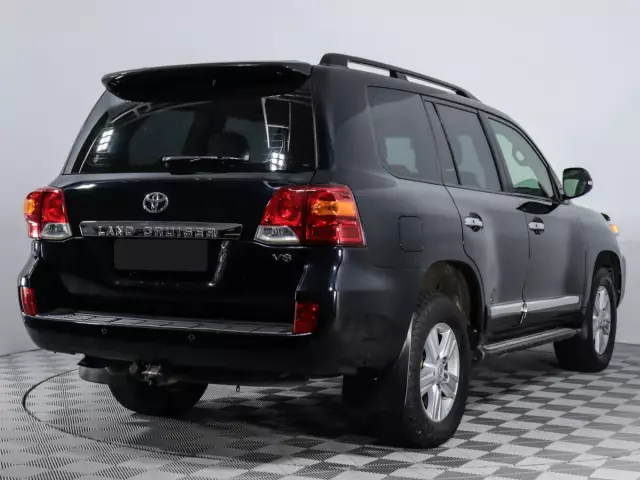 Toyota Land Cruiser 2012