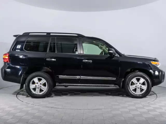 Toyota Land Cruiser 2012