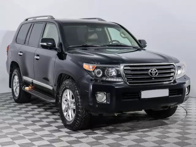 Toyota Land Cruiser 2013