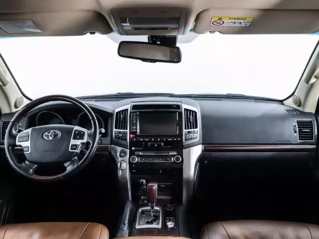 Toyota Land Cruiser 2013