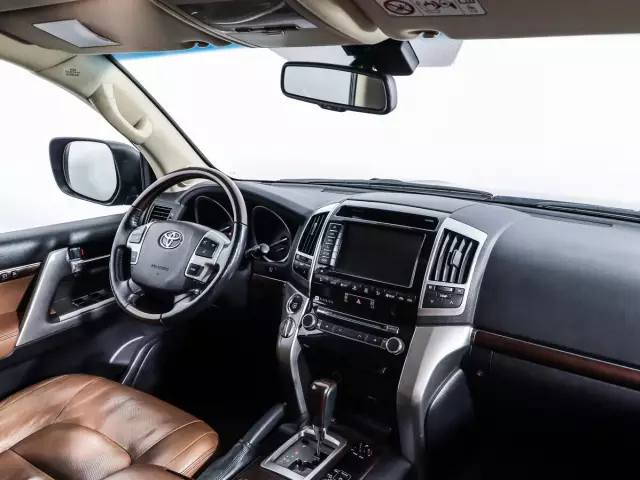 Toyota Land Cruiser 2013