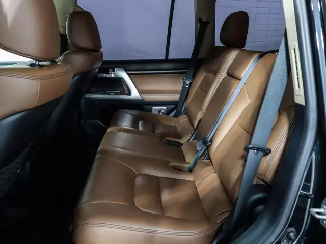 Toyota Land Cruiser 2013