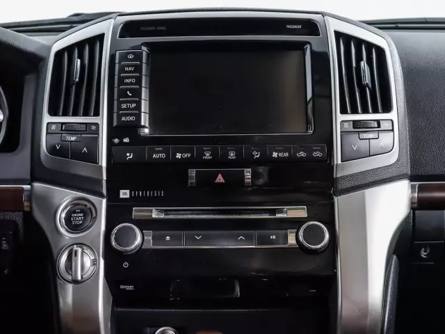 Toyota Land Cruiser 2013