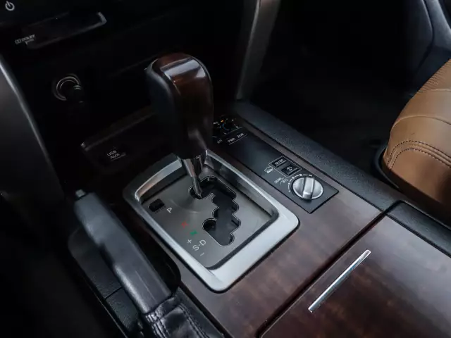 Toyota Land Cruiser 2013