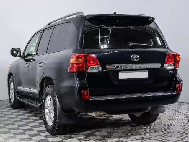 Toyota Land Cruiser 2013