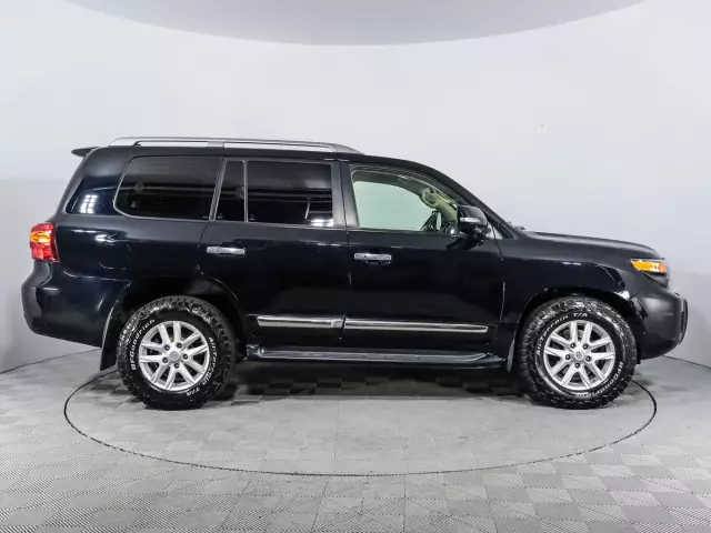 Toyota Land Cruiser 2013