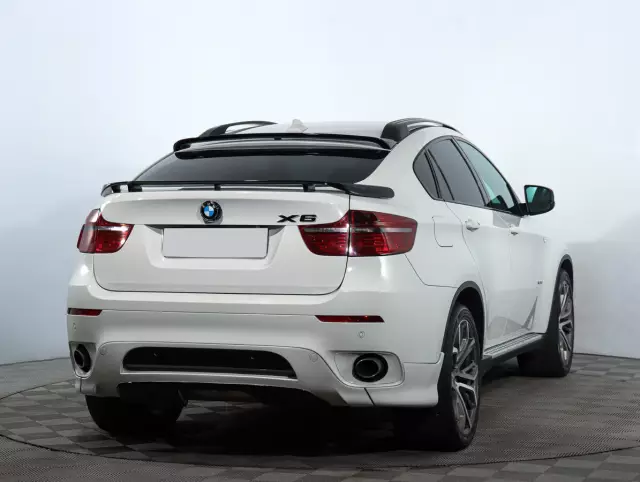 BMW X6 2011
