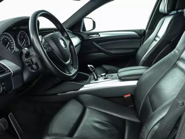 BMW X6 2011