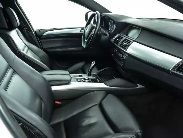 BMW X6 2011