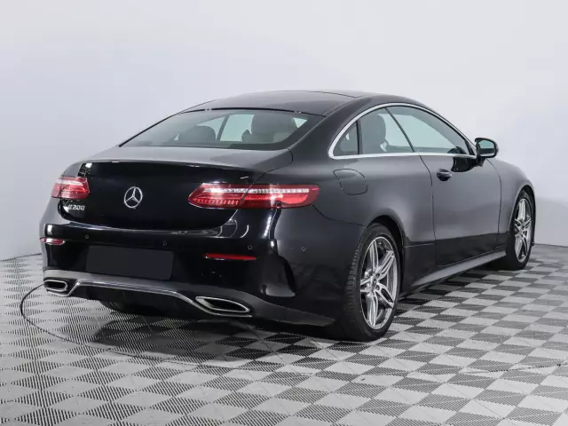 Mercedes-Benz E-Класс 2017