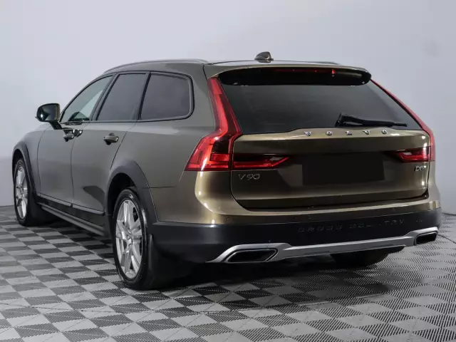 Volvo V90 Cross Country 2017