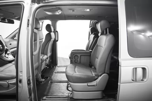 Hyundai Grand Starex 2012