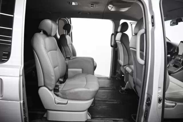 Hyundai Grand Starex 2012