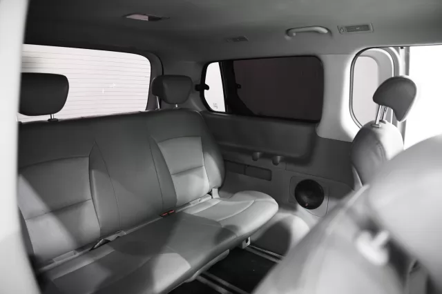 Hyundai Grand Starex 2012