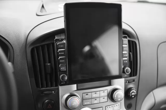 Hyundai Grand Starex 2012