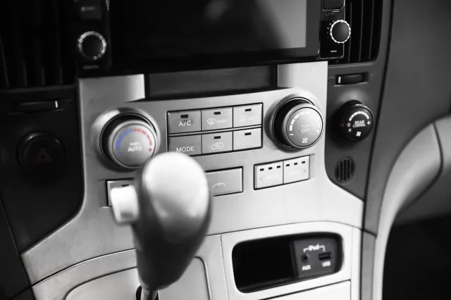 Hyundai Grand Starex 2012