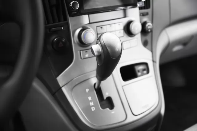 Hyundai Grand Starex 2012