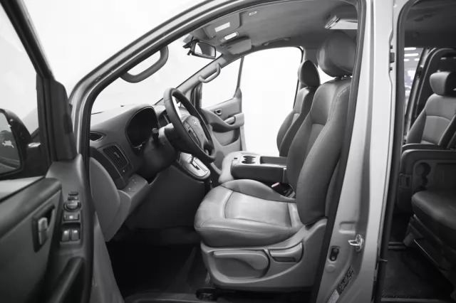 Hyundai Grand Starex 2012