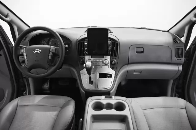 Hyundai Grand Starex 2012