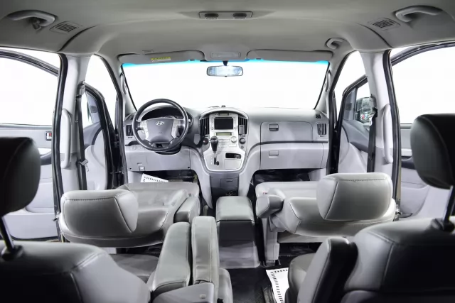 Hyundai Grand Starex 2012