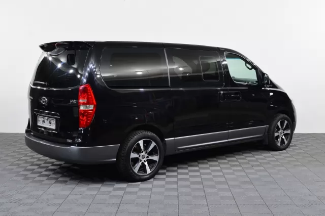 Hyundai Grand Starex 2012