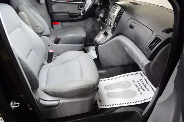 Hyundai Grand Starex 2012