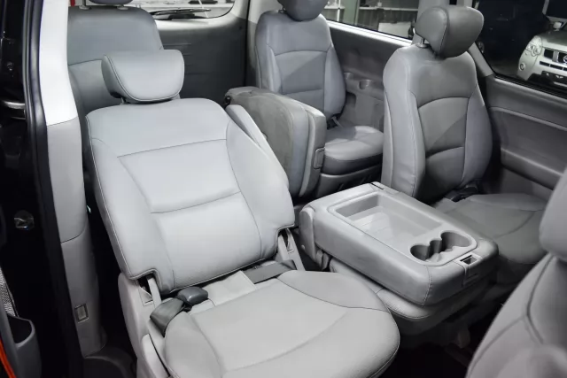 Hyundai Grand Starex 2012