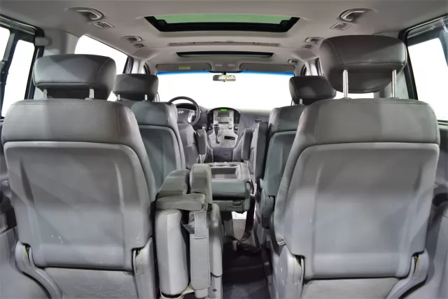 Hyundai Grand Starex 2012