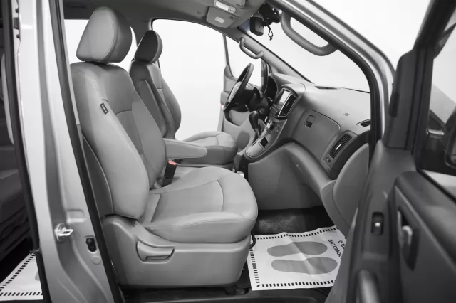 Hyundai Grand Starex 2016