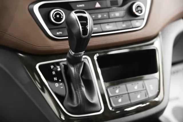 Hyundai Grand Starex 2019