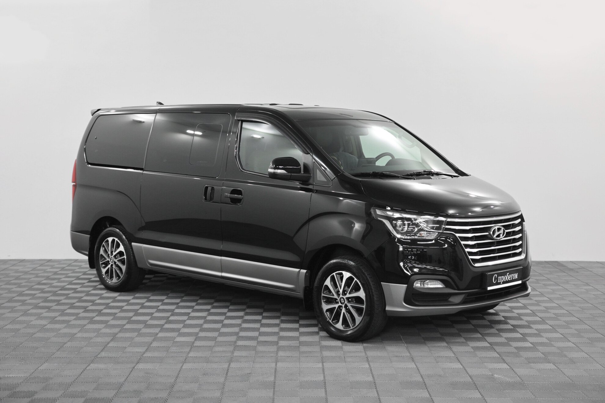 Hyundai Grand Starex 2020
