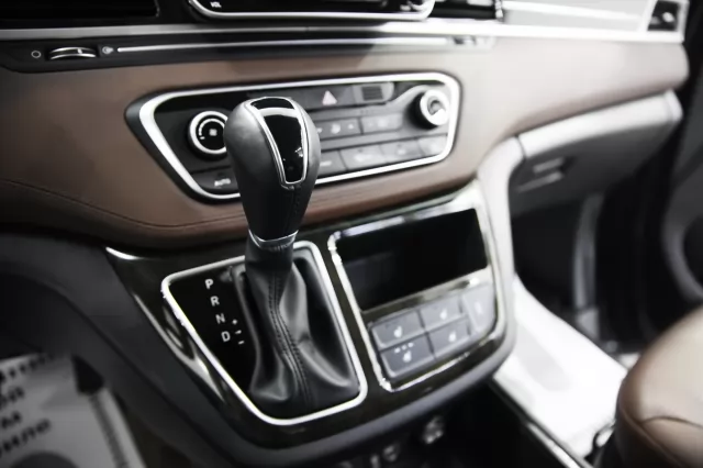 Hyundai Grand Starex 2020