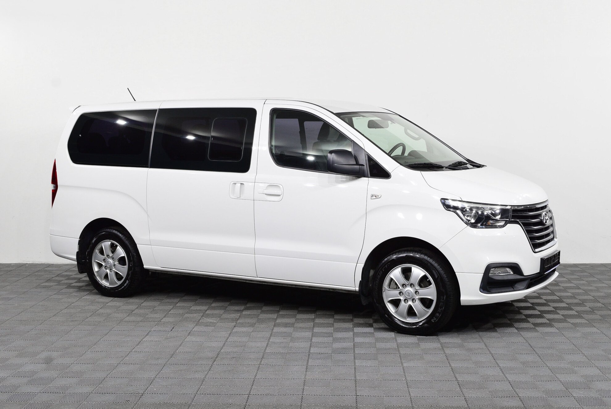 Hyundai Grand Starex 2020